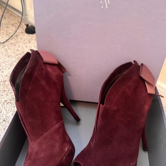 Vera Wang Royce Bootie Heels - Picture 3 of 6